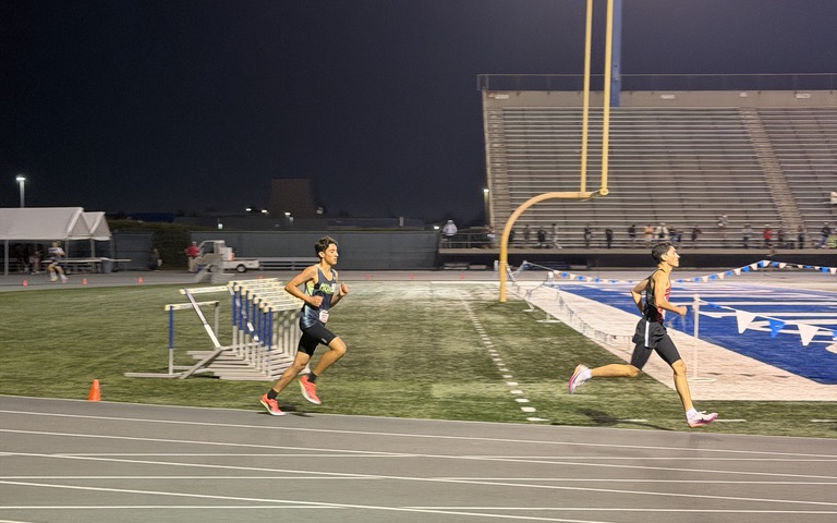 Still image from Noah Olivares USATF Region 16 Instagram reel