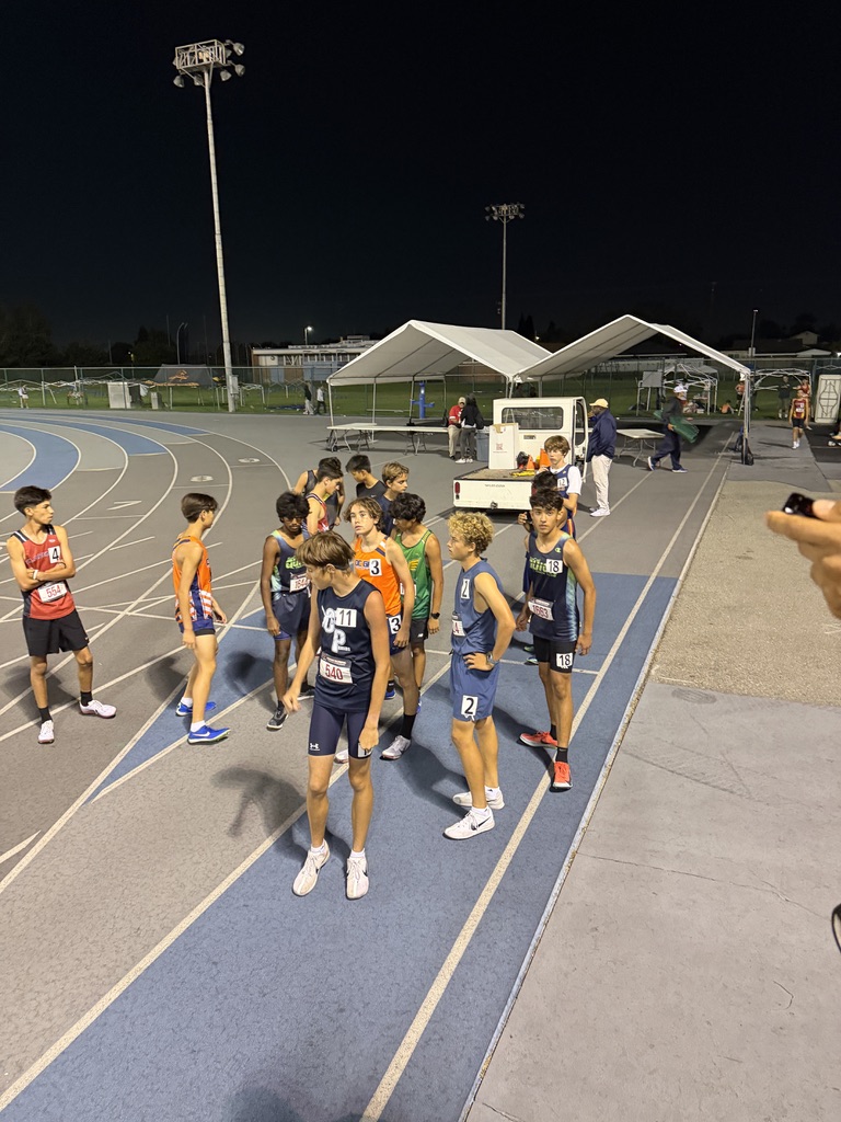 Noah Olivares with the 3000m field before the race at USATF Region 16